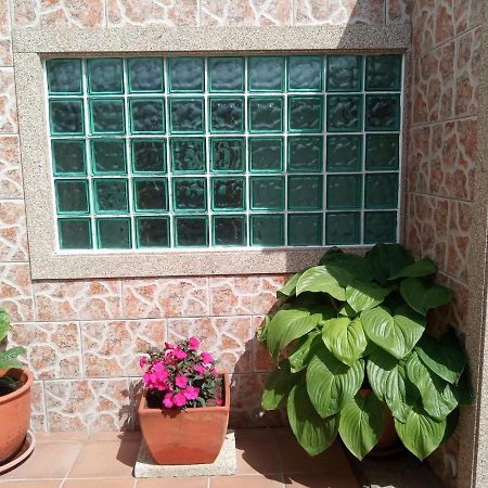 Casa Con Jardin En Primera Linea De Playa O Grove Exterior photo
