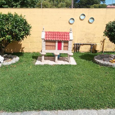 Casa Con Jardin En Primera Linea De Playa O Grove Exterior photo